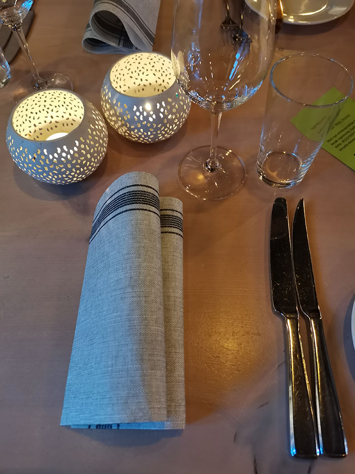 Dekket bord Restaurant Troll Fosenkaia 4A, 7010 Trondheim, Norge https://heidisboble.no/ @heidisboble