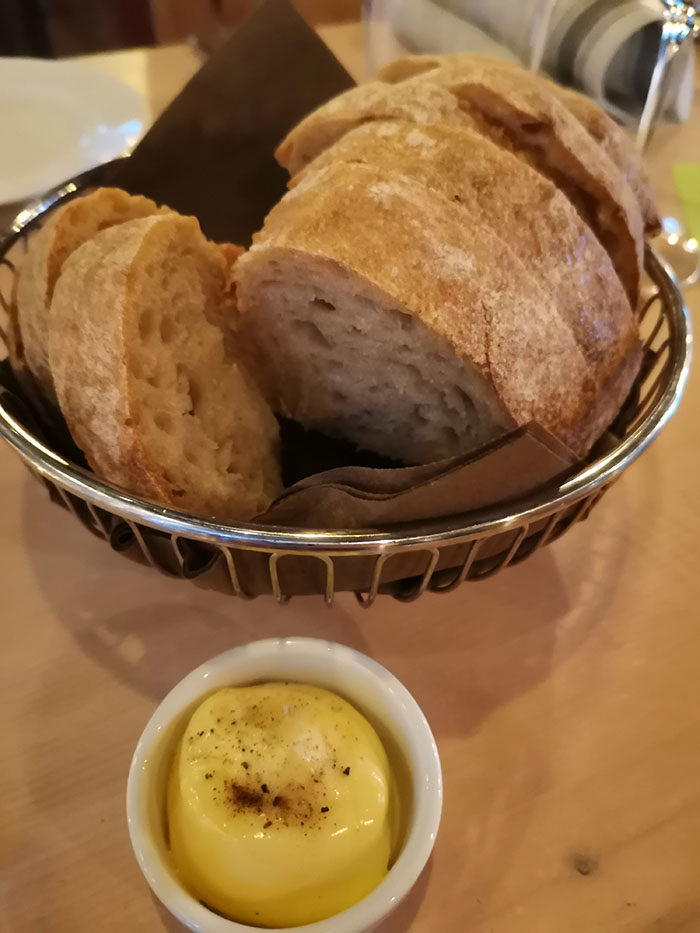 Brød og smør Restaurant Troll Fosenkaia 4A, 7010 Trondheim, Norge https://heidisboble.no/ @heidisboble