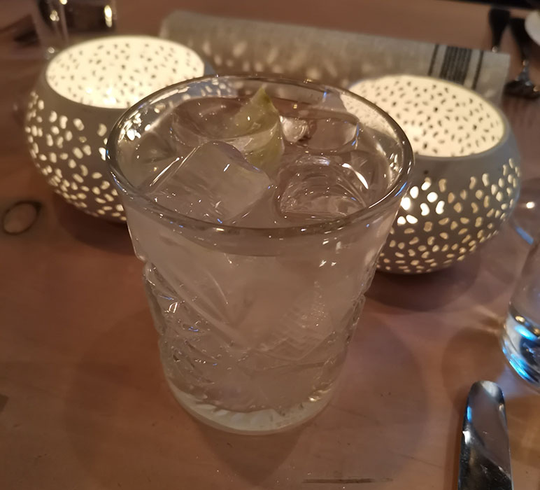 Mosow Mule 4 cl vodka 0,5 stk lime 1,5 dl ingefærøl litt fersk mynte Restaurant Troll Fosenkaia 4A, 7010 Trondheim, Norge https://heidisboble.no/ @heidisboble