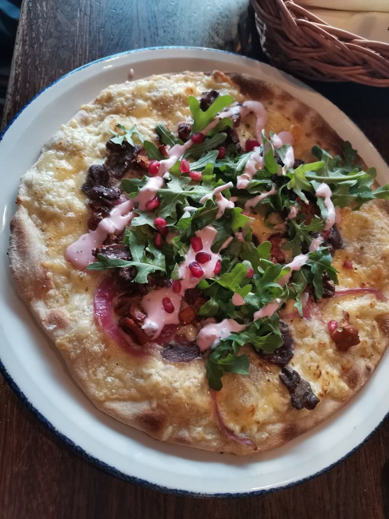 Viltpizza og Jordbærmikshake Egon i tårnet Otto Nielsens veg 4, 7052 Trondheim https://heidisboble.no/ @heidisboble