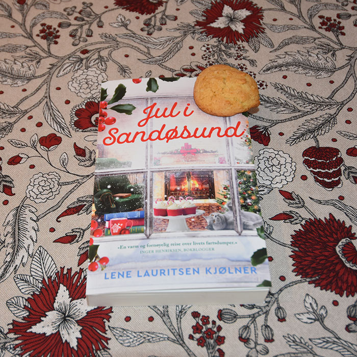 Kjølner, Lene Lauritsen (2021) «Jul i Sandøsund», Fagervik Forlag OG Farmors Serinakaker Ingredienser 150 g Smør 250 g Hvetemel 2 ts Bakepulver 2 ts Vaniljesukker 100 g Sukker 1-2 Egg https://heidisboble.no/ @heidisboble