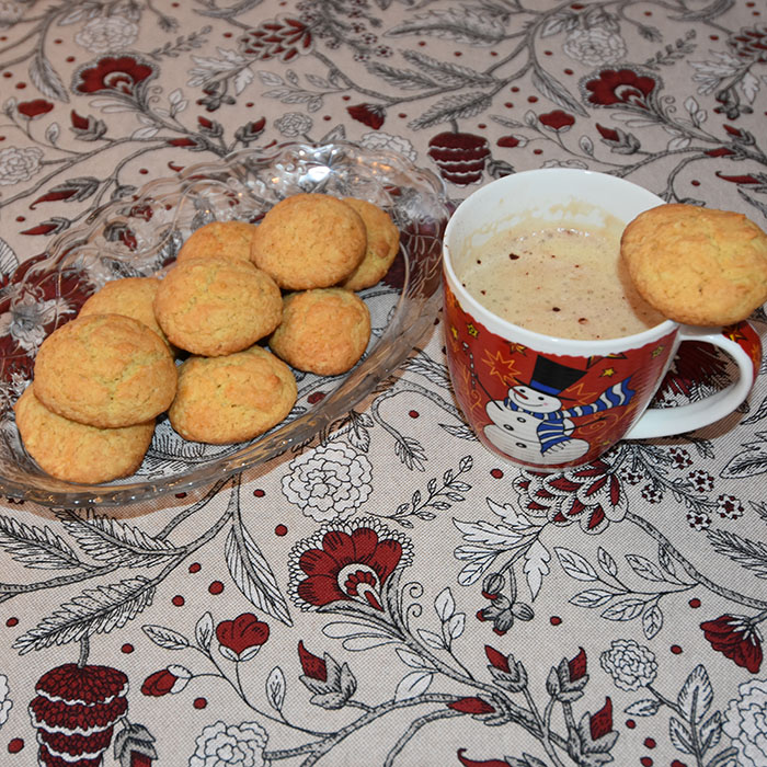 Farmors Serinakaker Ingredienser 150 g Smør 250 g Hvetemel 2 ts Bakepulver 2 ts Vaniljesukker 100 g Sukker 1-2 Egg https://heidisboble.no/ @heidisboble