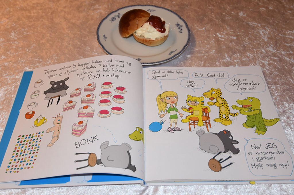 Strid, Jakob Martin (2022) «I form med Tapiren», Vigmostad og Bjørke OG Boller Ingredienser 20 g Havregryn 5 ½ dl Vann 1 pakke Gjær 1 dl Olje (raps) 200 g Sukker 5 g Gjær 20 g Kardemomme 1 kg Hvetemel Egg til pensling (valgfritt) https://heidisboble.no/ @heidisboble