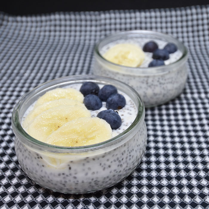 Frokostfavoritt – Chia-grøt med blåbær og banan – Heidis boble