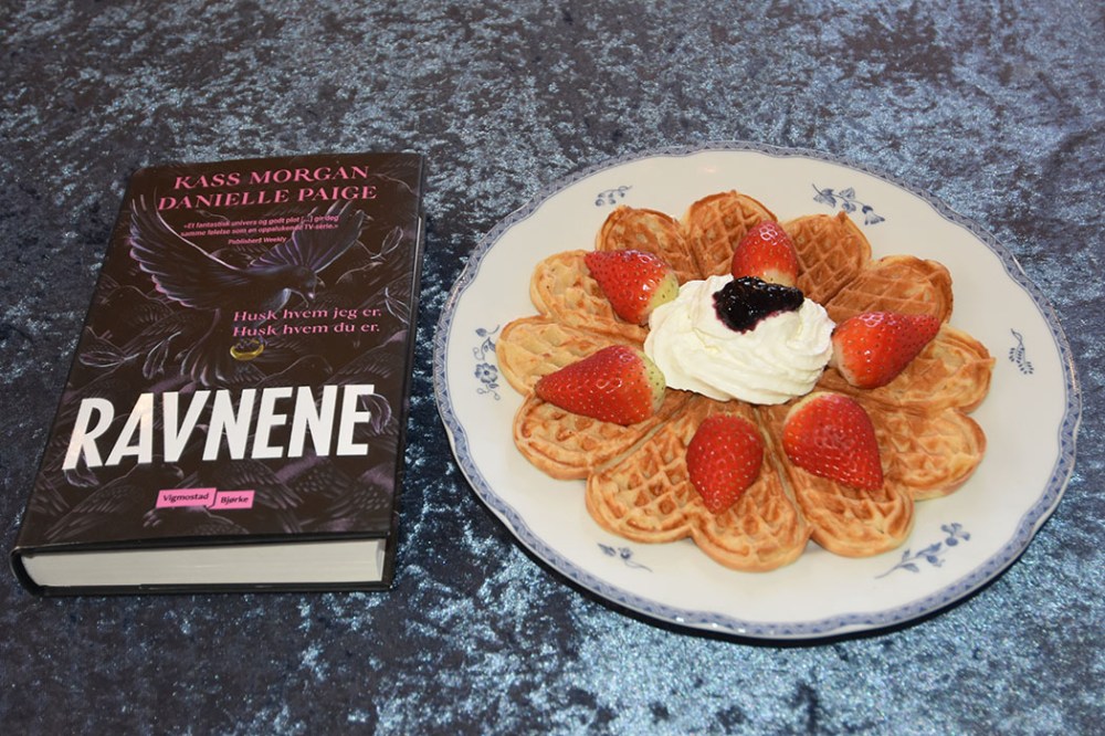 Morgan, Kass & Paige, Danielle (2022) «Ravnene» Vigmostad & Bjørke OG VAFFEL Ingredienser: 1 Egg 5-6 dl Melk 350 g Hvetemel Smør https://heidisboble.no/ @heidisboble