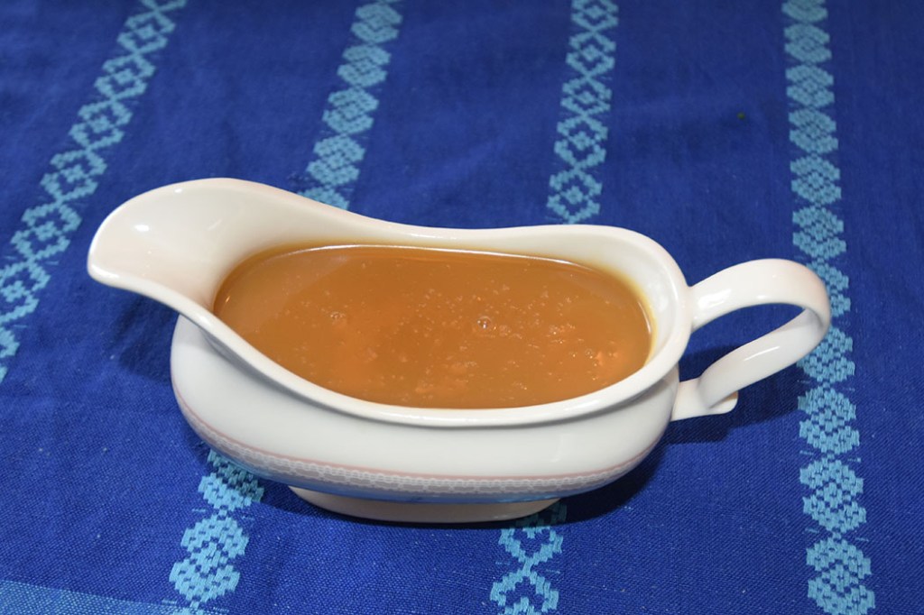 Plommekaramell: 2 dl Plommesaft (usukret) 200 g Sukker 2 ss Sirup (gjerne mørk) 30 g Smør 3 dl Fløte 2 ts Vaniljesukker ¼ ts Salt https://heidisboble.no/ @heidisboble