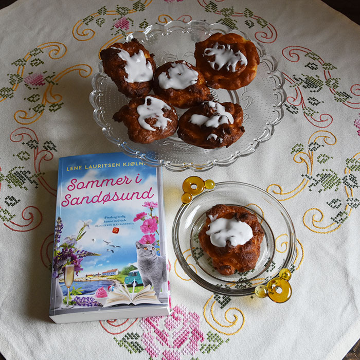 Kjølner, Lene Lauritsen (2022) «Sommer i Sandøsund», Fagervik forlag OG Sommerens wienerbrød Ingredienser 5 dl Melk 170 g Smør 200 g Hvetemel Ca 4 Egg Topping: Melis 2 dråper Sitron Vann https://heidisboble.no/ @heidisboble