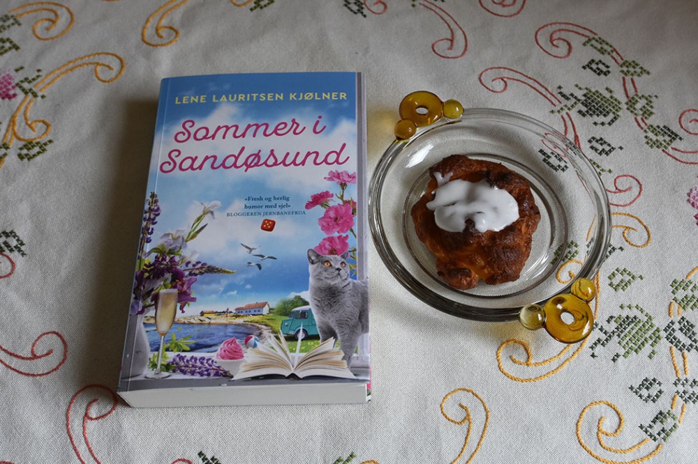 Kjølner, Lene Lauritsen (2022) «Sommer i Sandøsund», Fagervik forlag OG Sommerens wienerbrød Ingredienser 5 dl Melk 170 g Smør 200 g Hvetemel Ca 4 Egg Topping: Melis 2 dråper Sitron Vann https://heidisboble.no/ @heidisboble