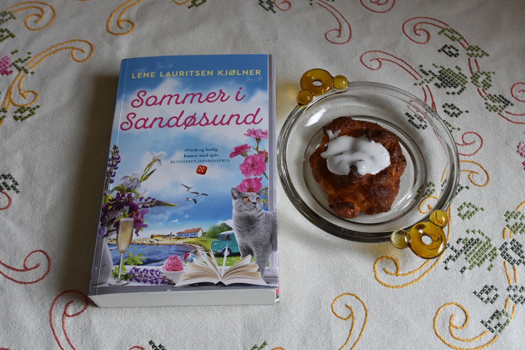 Kjølner, Lene Lauritsen (2022) «Sommer i Sandøsund», Fagervik forlag OG Sommerens wienerbrød Ingredienser 5 dl Melk 170 g Smør 200 g Hvetemel Ca 4 Egg Topping: Melis 2 dråper Sitron Vann https://heidisboble.no/ @heidisboble