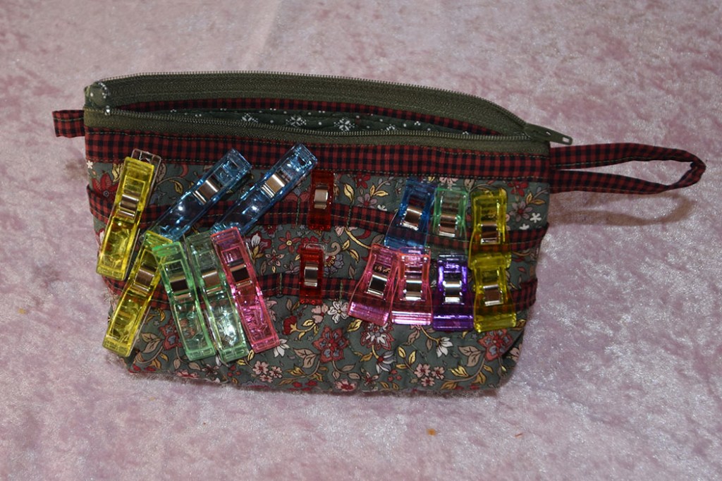 Sy et flott sminkepung, penal og/eller toalettmappe Oppskrift på: https://heidisboble.no/ @heidisboble