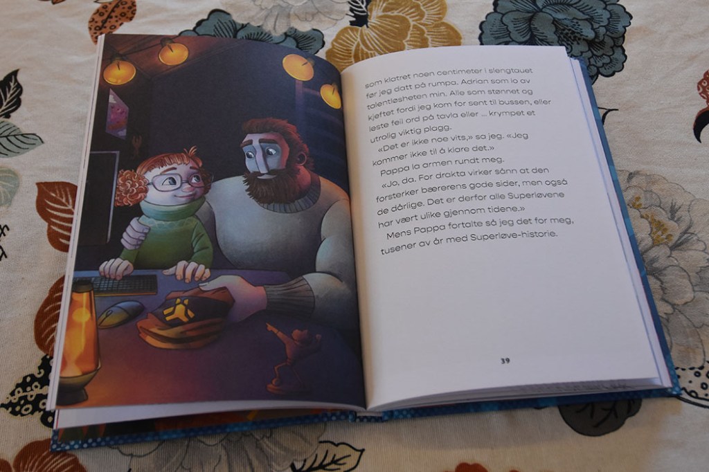 Houm, Nicolai (2022) «Helt Super», Vigmostad Bjørke OG Plommesyltetøy Ingredienser: 1 kg Plommer ½ dl Vann 2 Sukker ca. 1 ts Syltepulver (Tørsleffs) - valgfritt https://heidisboble.no/ @heidisboble