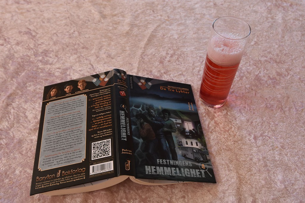 Jensen, Petrus (2022) «Festningens hemmelighet», Baryton bokforlag OG Ripssaft Ingredienser: 1 kg Rips (godt modne) 2 dl Vann 300- 500 g Sukker (pr. liter saft) 1 krm Natriumbensoat (pr. liter saft - Valgfritt) https://heidisboble.no/ @heidisboble