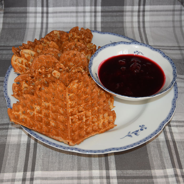 Kirsebærsyltetøy Ingredienser: 1 ½ l Kirsebær (sure) 1 dl Vann 6 dl Sukker ca. 1 ½ ts Syltepulver (Tørsleffs) - valgfritt https://heidisboble.no/ @heidisboble