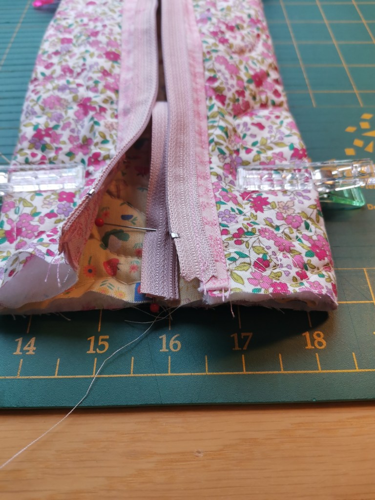 Sy et enkelt penal til skolestart Oppskrift på: https://heidisboble.no/ @heidisboble