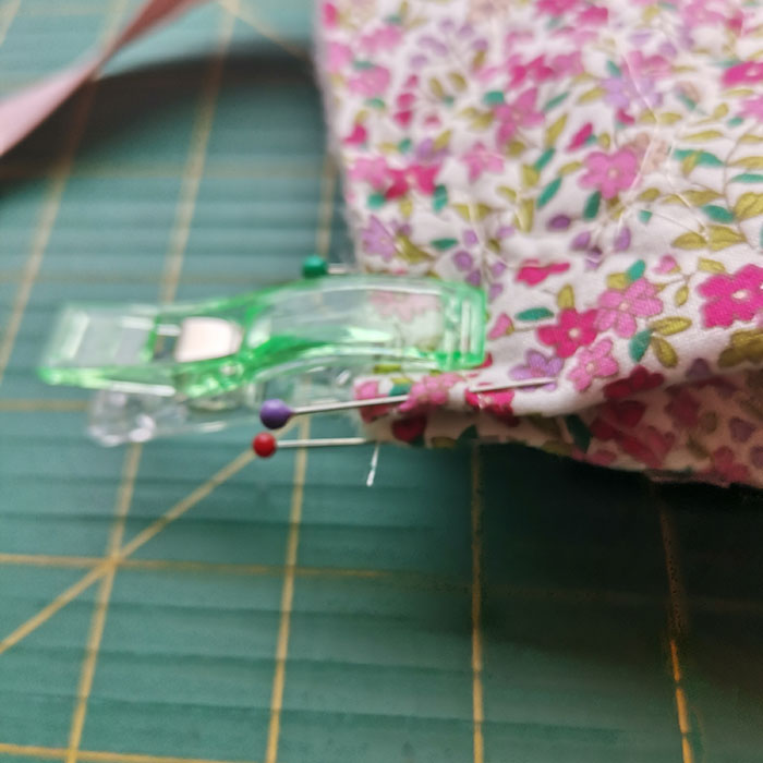 Sy en flott og enkel sminkepung Oppskrift på: https://heidisboble.no/ @heidisboble