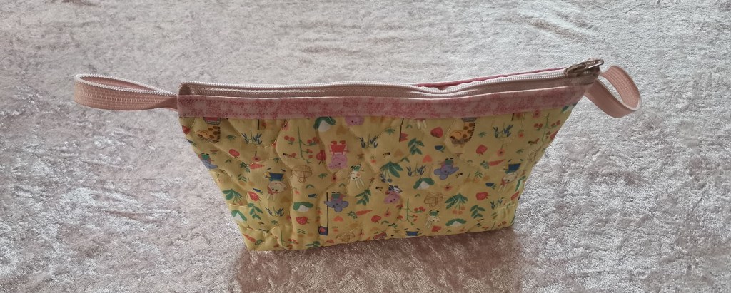 Sy en flott og enkel sminkepung Oppskrift på: https://heidisboble.no/ @heidisboble