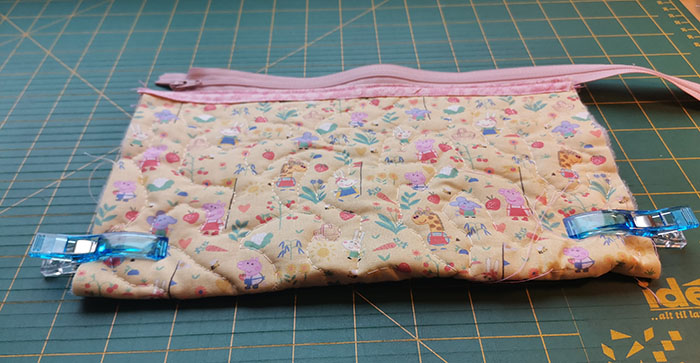 Sy et enkelt penal til skolestart Oppskrift på: https://heidisboble.no/ @heidisboble