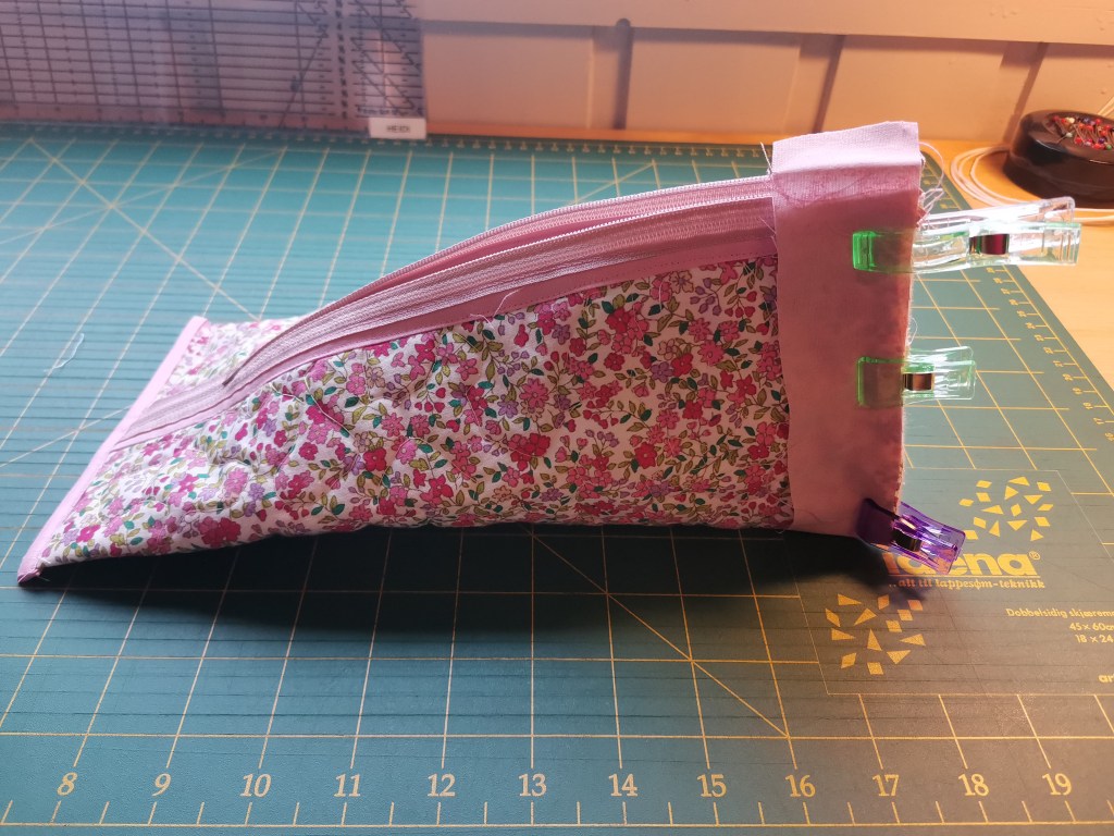 Sy et enkelt penal til skolestart Oppskrift på: https://heidisboble.no/ @heidisboble