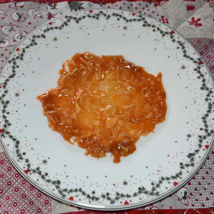 Florentinere med og uten sjokolade Ingredienser: 1 ts Appelsinskall (raspet) 30 g Mel 70 g Smør 60 ml Kremfløte 100 g Sukker 2 ss Honning 70 g Mandelflak Sjokoladedypp: 170 g Mørk sjokolade 115 g Smør 1 ss Sirup (lys) https://heidisboble.no/ @heidisboble