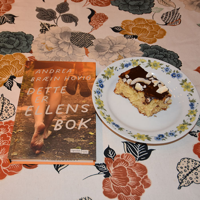 Hovig, Andrea Bræin (2022) «Dette er Ellens bok», Vigmostad Bjørke OG Kokos kake med sjokoladeglasur Ingredienser 200 g Margarin 200 g Sukker 2 Egg 200 g Hvetemel 200 g Kokosmasse 2 ts Bakepulver 2 ts Vaniljesukker 2 dl Melk Topping (valgfritt): Ca 1 dl Melis 2-3 ss Kaffe 1 ss Kakao 1 ts Vaniljesukker Kokoksflak (pynt https://heidisboble.no/ @heidisboble