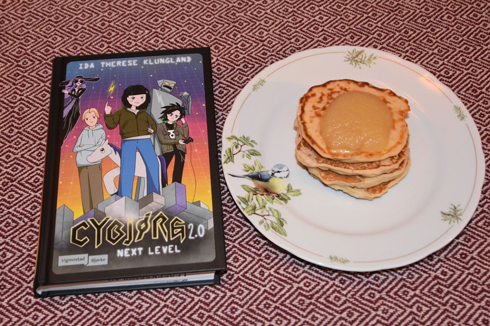 Klungland, Ida Therese (2022) «Cybjørg 2.0 Next Level», Vigmostad og Bjørke OG Rislapper Ingredienser: 5 dl Risengrynsgrøt (ferdig kokt) 2 Egg 2 dl Hvetemel ¼ ts Salt (valgfritt) Smør (til steking) https://heidisboble.no/ @heidisboble