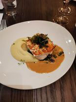 Pannestekt kveite 09 november 2022 Restaurant Troll Fosenkaia 4A, 7010 Trondheim, Norge https://heidisboble.no/ @heidisboble