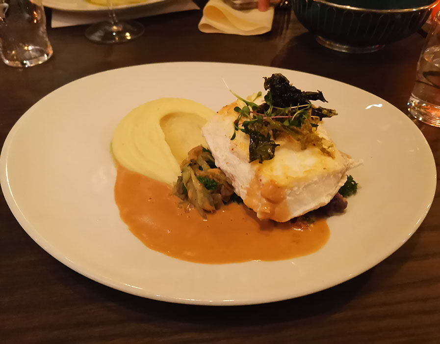 Pannestekt kveite 09 november 2022 Restaurant Troll Fosenkaia 4A, 7010 Trondheim, Norge https://heidisboble.no/ @heidisboble