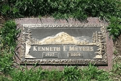 Kenneth Ingvald Meyers
BIRTH
4 Feb 1927
DEATH
8 Nov 2014 (aged 87)
BURIAL
Hillcrest Memorial Gardens
Saskatoon, Saskatoon Census Division, Saskatchewan, Canada
PLOT
Apostles
MEMORIAL ID
241620562 · View Source
Lastet ned fra: https://www.findagrave.com/memorial/241620562/kenneth-ingvald-meyers
nedlastingsdato: 20231030