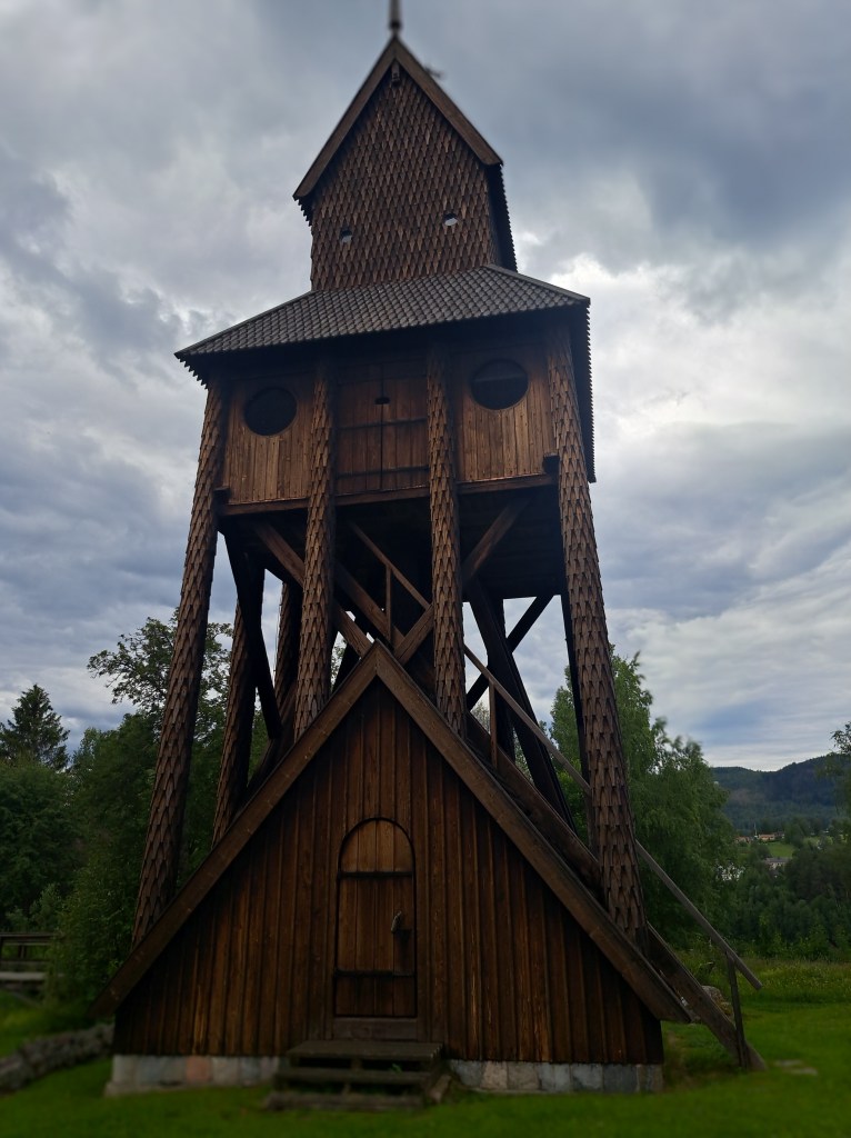 Rugunda gamle kirke Pålgård 228, 844 91 Hammarstrand @Heidisiboble www.heidisboble.no bilde tatt 20240622