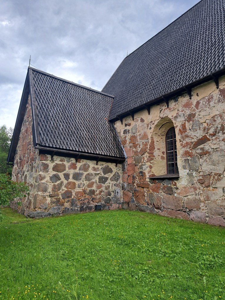 Rugunda gamle kirke Pålgård 228, 844 91 Hammarstrand @Heidisiboble www.heidisboble.no bilde tatt 20240622