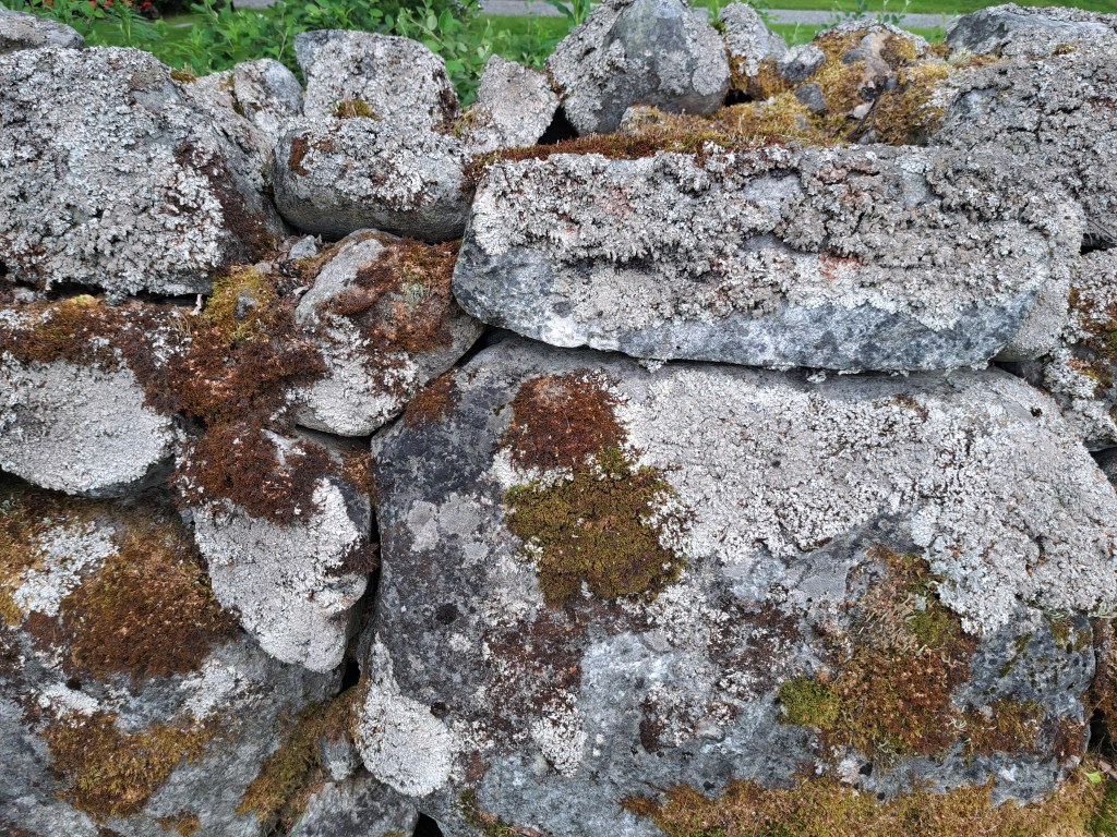 Håsjö gamla kyrka Håsjö gamla kyrka 110, 844 97 Kälarne @Heidisiboble www.heidisboble.no bilde tatt 20240622