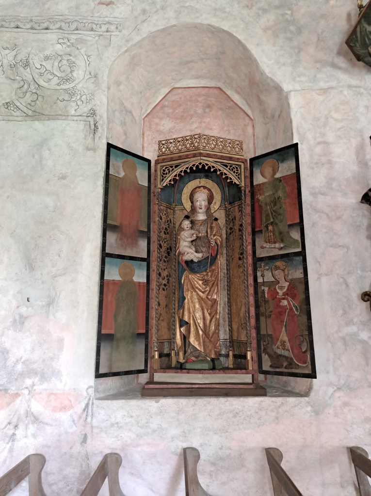 Linden gamka kyrka Lidenvägen 108 , 85599 Linden @Heidisiboble www.heidisboble.no bilde tatt 20240623