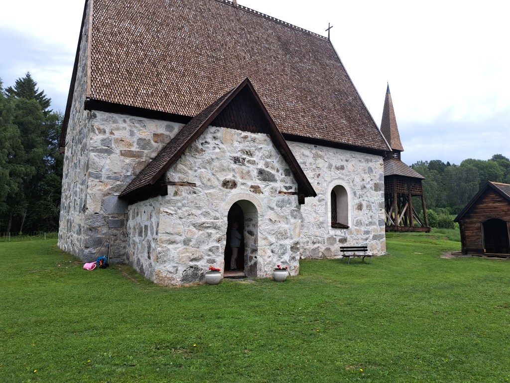 Linden gamka kyrka Lidenvägen 108 , 85599 Linden @Heidisiboble www.heidisboble.no bilde tatt 20240623