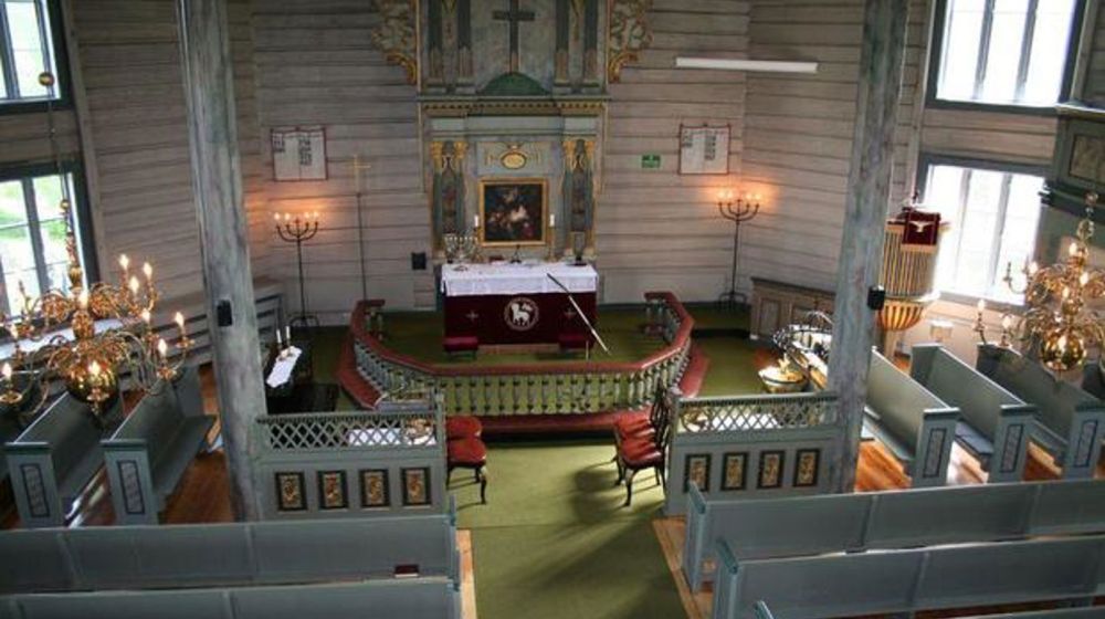 Inngangsparti
Hemne kirke
 Brekka 17 A, 
7200 Kyrksæterøra, Norge

Bildelastet ned  20250222 
lastet ned fra: https://www.kirken.no/nb-NO/fellesrad/heim-fellesrad/menigheter2/hemne/hemnekirke/
