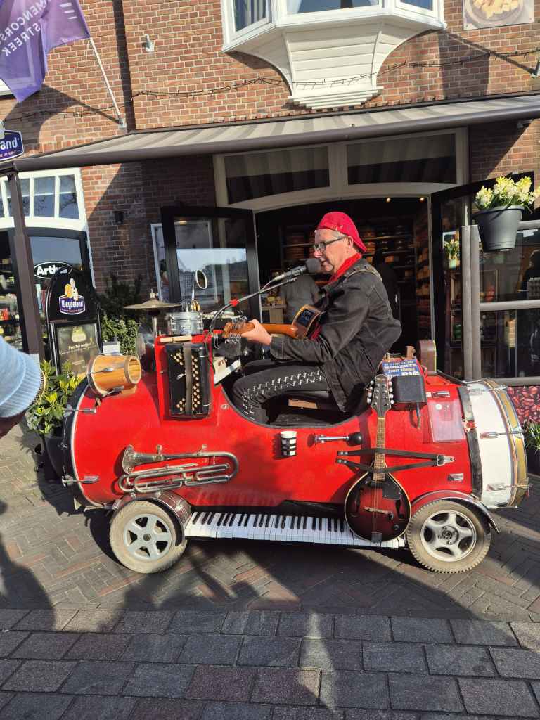 Noordwijkwehout, Nederland
Blomenfestival 9-12 april 2025
bilde tatt 202050411
@heidisboble
heidisboble.no