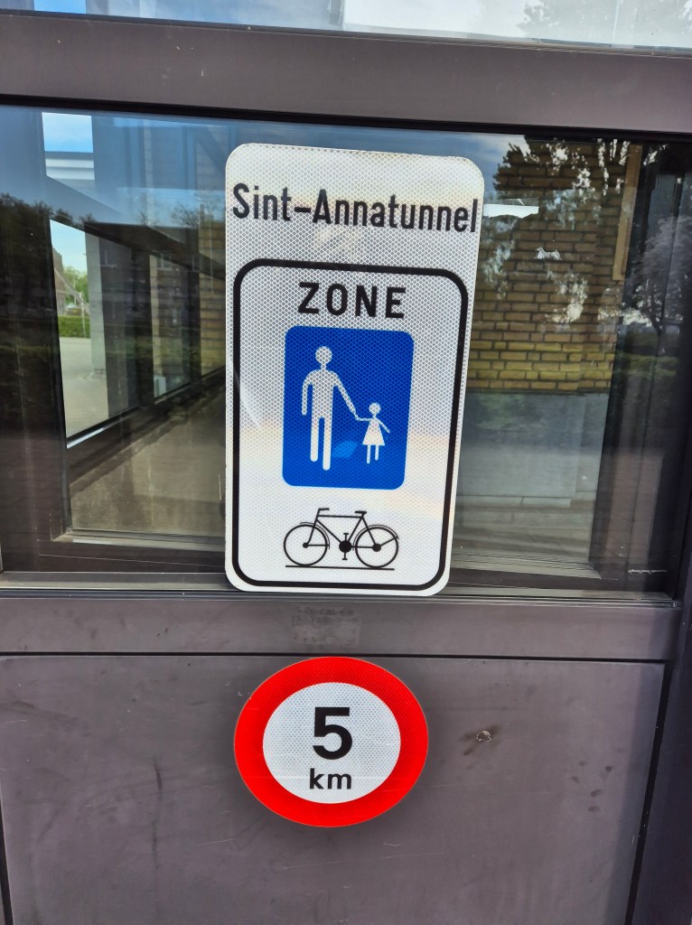 Sint-Anna Tunnelen, Antwerpen

Bilde tatt 20250418
@heidisboble heidisboble.no