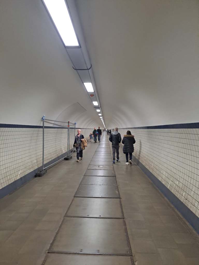 Sint-Anna Tunnelen, Antwerpen Bilde tatt 20250418 @heidisboble heidisboble.no